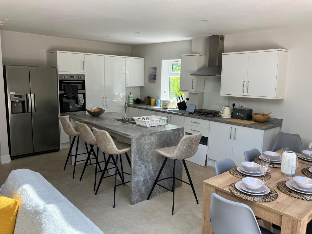 Beautiful 4 Double Bedroom House In Poole With Hot Tub, Near Sandbanks Exterior foto